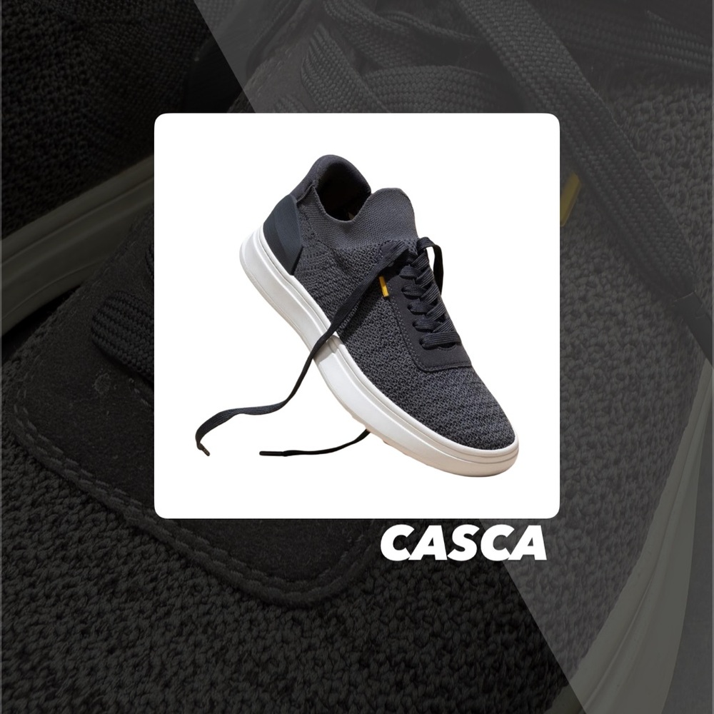 EUC Casca Avro Knit Sneaker